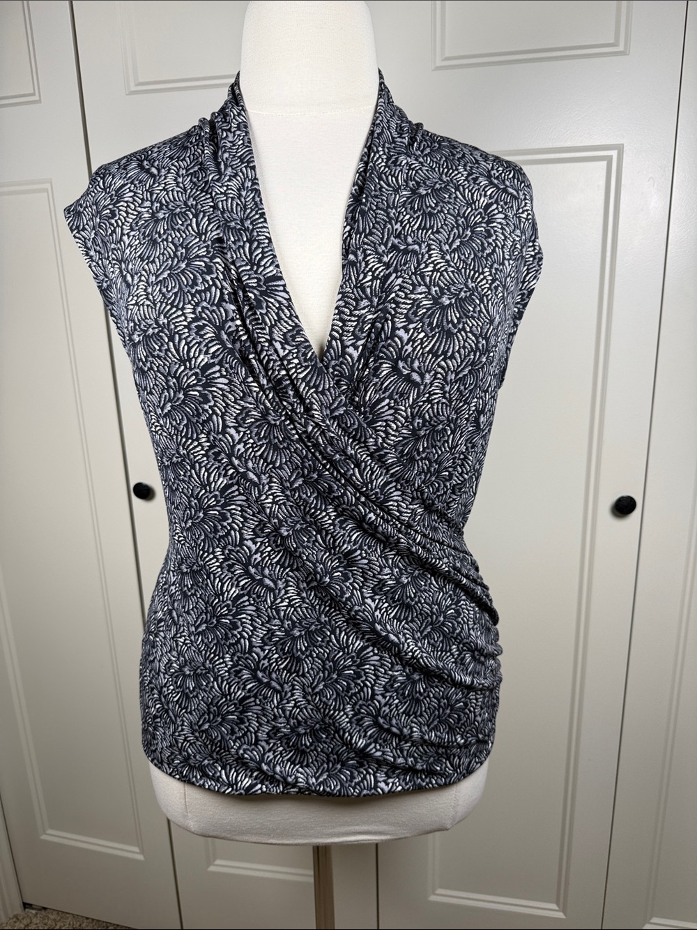 Chaus Black and Gray Floral Surplice Wrap Top Size XL